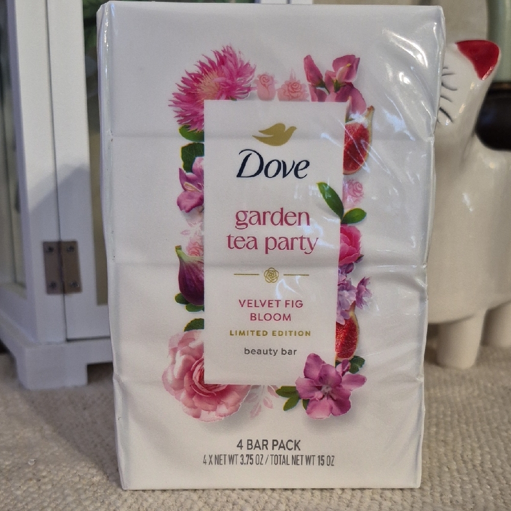 🥳3 For $20 🥳 Dove Garden Tea Party Hand Soap - Velvet Fig Bloom